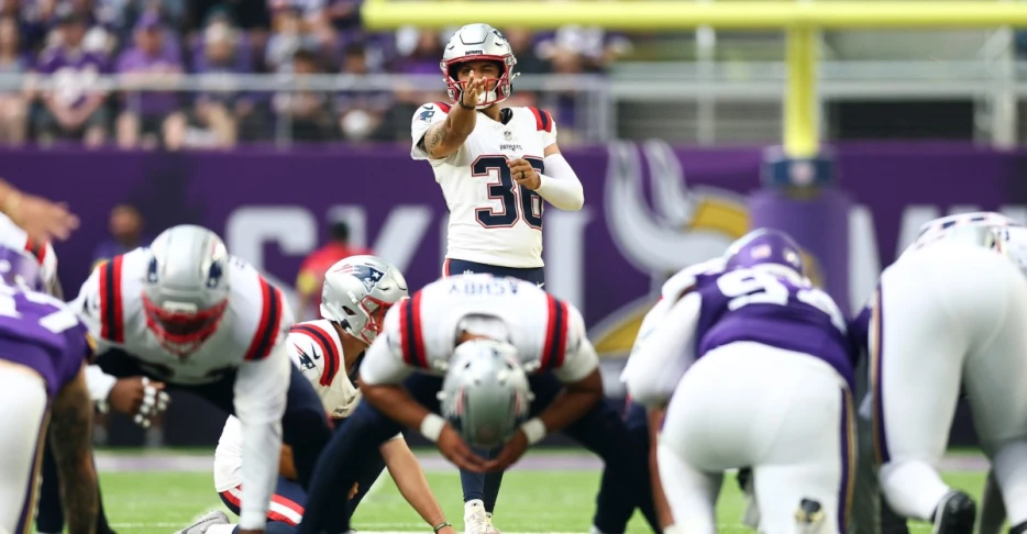 Mike Vrabel explains Patriots’ decision to keep Andy Borregales as kicker