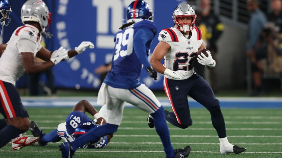 Notable Patriots’ Cut Rejoins Eagles After Mike Vrabel’s Comments