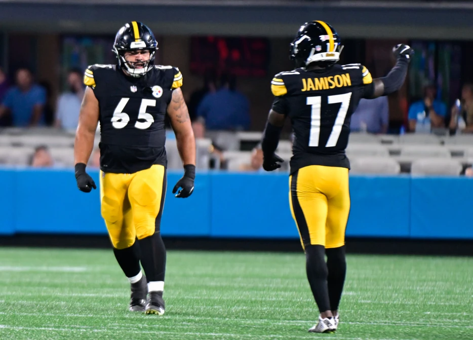 Steelers Re-Sign Versatile Defensive Back