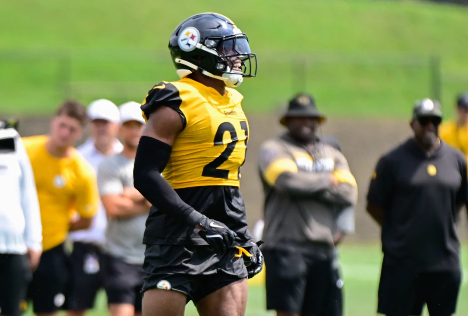 Steelers Re-Sign Veteran Safety