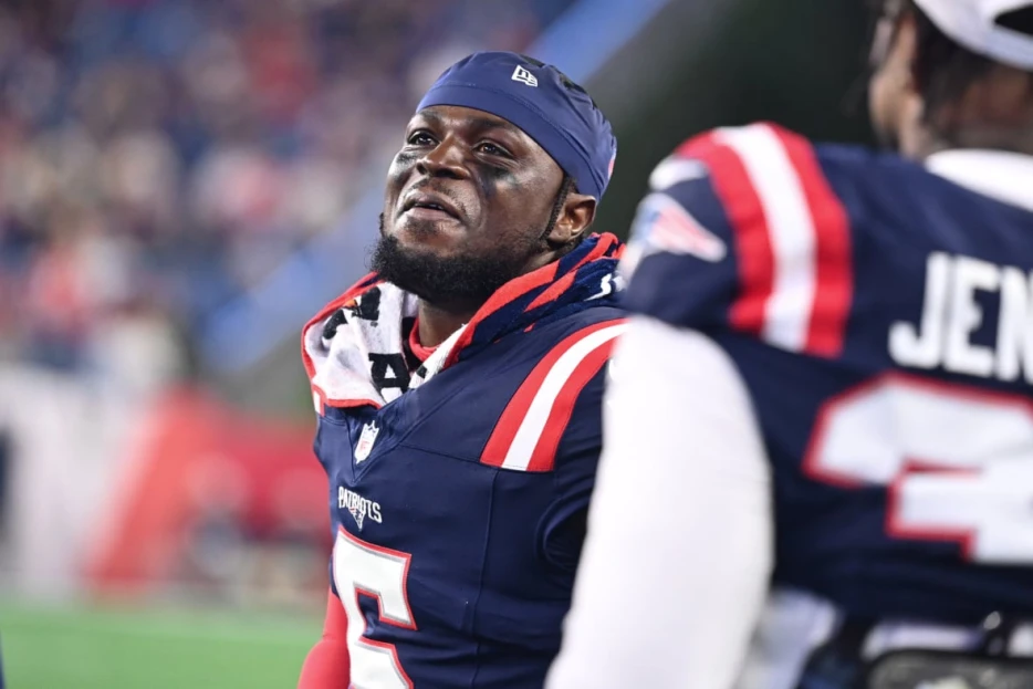 3 Free Agents Who Can Strengthen the Las Vegas Raiders Roster Ahead of Season Opener