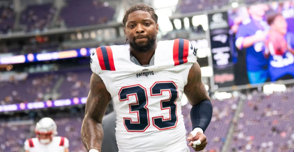 Anfernee Jennings embracing change to earn place in Patriots’ defense