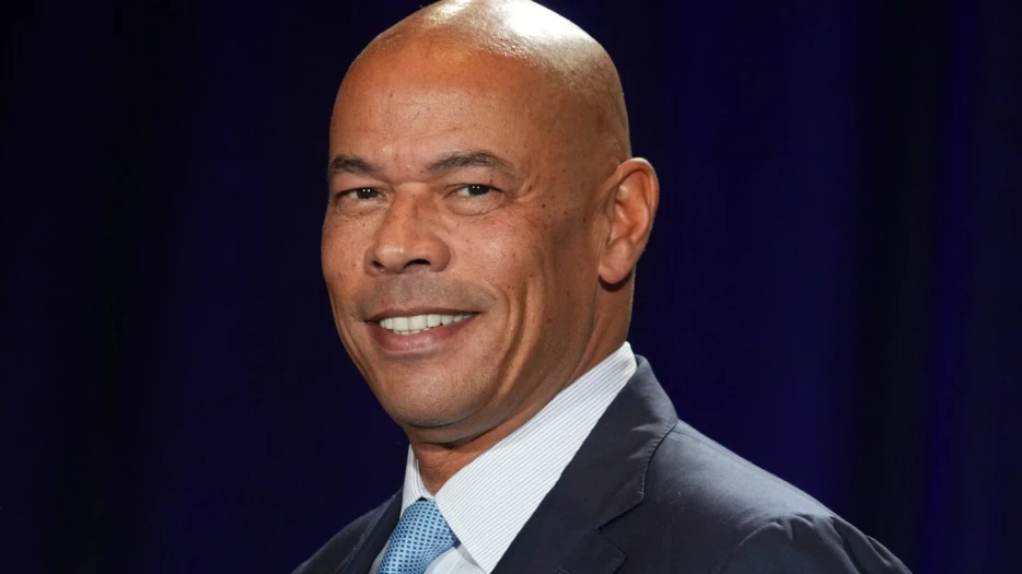 Questions linger regarding potential self-dealing by former NFLPA executive director Lloyd Howell