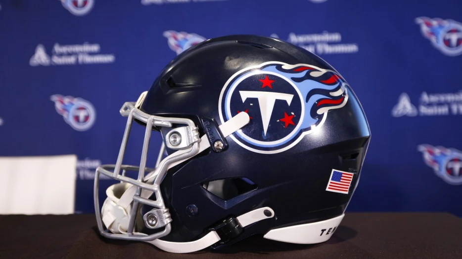 Titans sign OL Arlington Hambright, waive WR Ramel Keyton