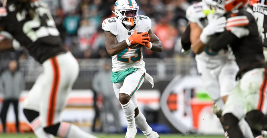 Dolphins running back room – The Splash Zone 8/30/25