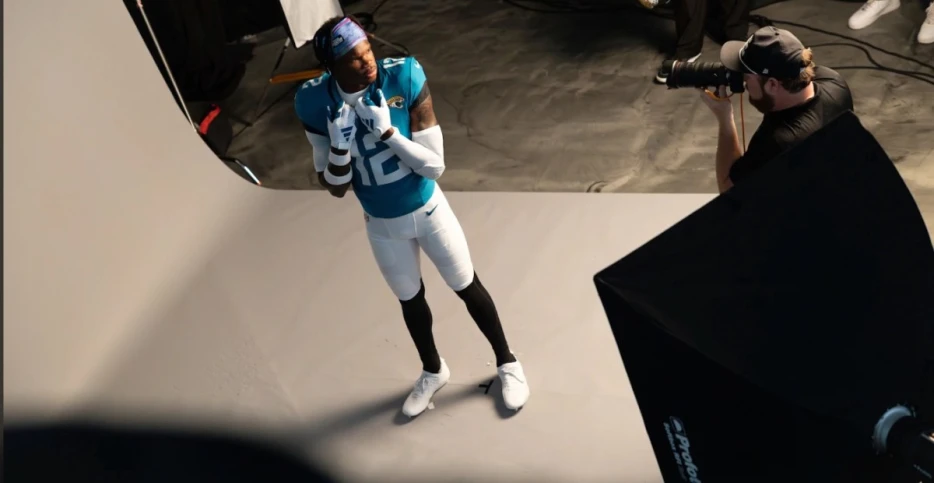 Exclusive: A Day in the Life of NFL Award-Winning Photographer Logan Bowles