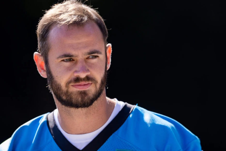 Panthers To Re-Sign Hunter Renfrow, Place Jalen Coker On IR