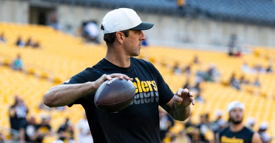 Aaron Rodgers named a Steelers captain for 2025 season