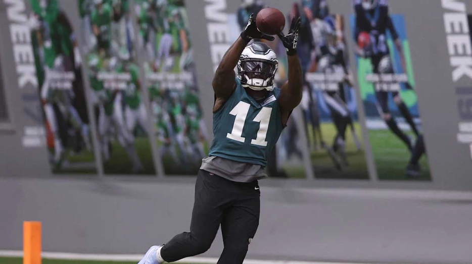 Eagles WR A.J. Brown’s emphatic 2-word statement on Week 1 injury status vs. Cowboys
