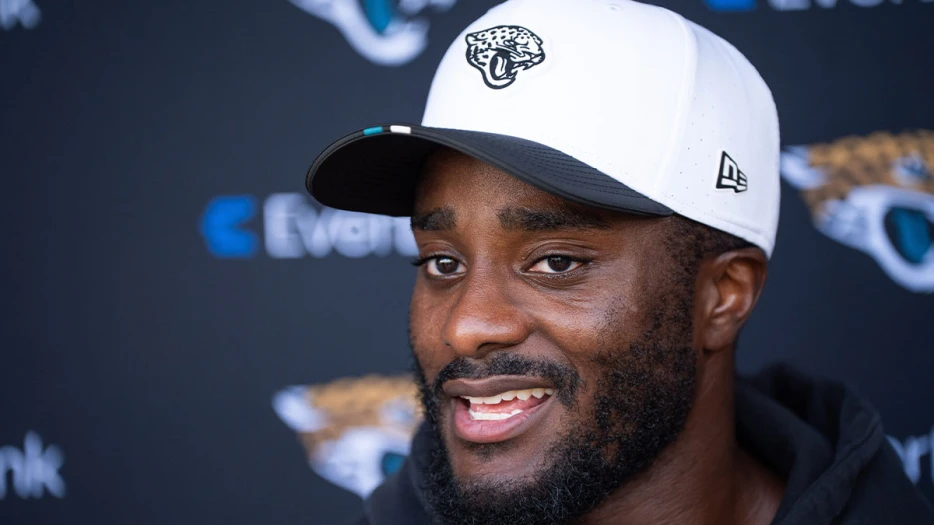 Jaguars CB Jourdan Lewis reacts to Cowboys’ Micah Parsons trade: ‘It’s Jerry’s World’