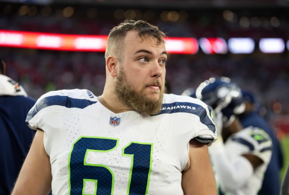 Jalen Sundell Earns Seahawks’ Center Job