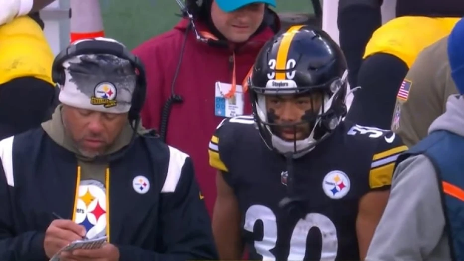 Look: Teammates, Coaches React To Jaylen Warren’s Extension