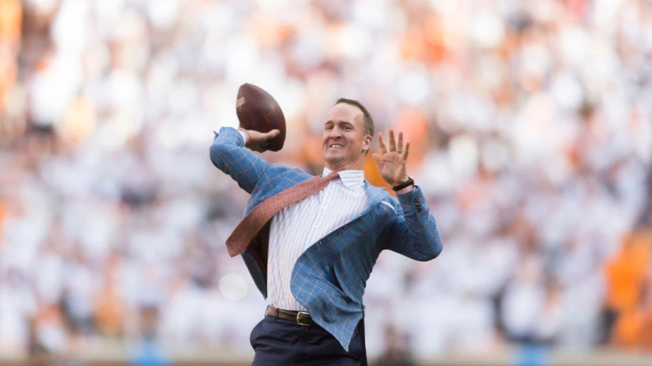 Peyton Manning hits Bears, Panthers with blunt reality on QB struggles