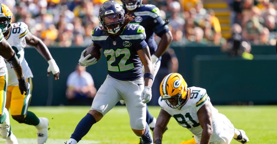 Seahawks make series of practice squad moves, release Damien Martinez