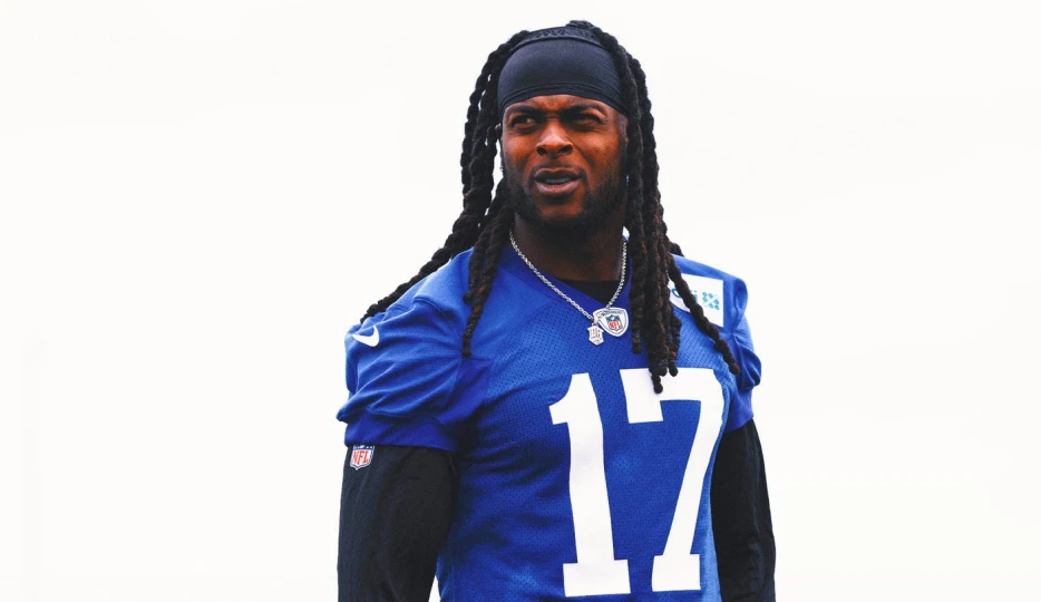 Still Playing at a High Level, Davante Adams Embraces Mentor Role With Rams