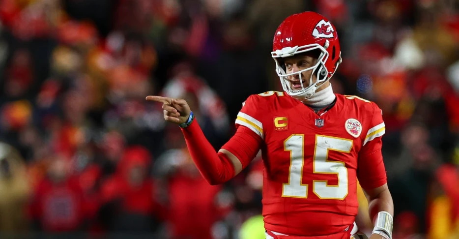 Arrowheadlines: Patrick Mahomes could break two big records on Friday