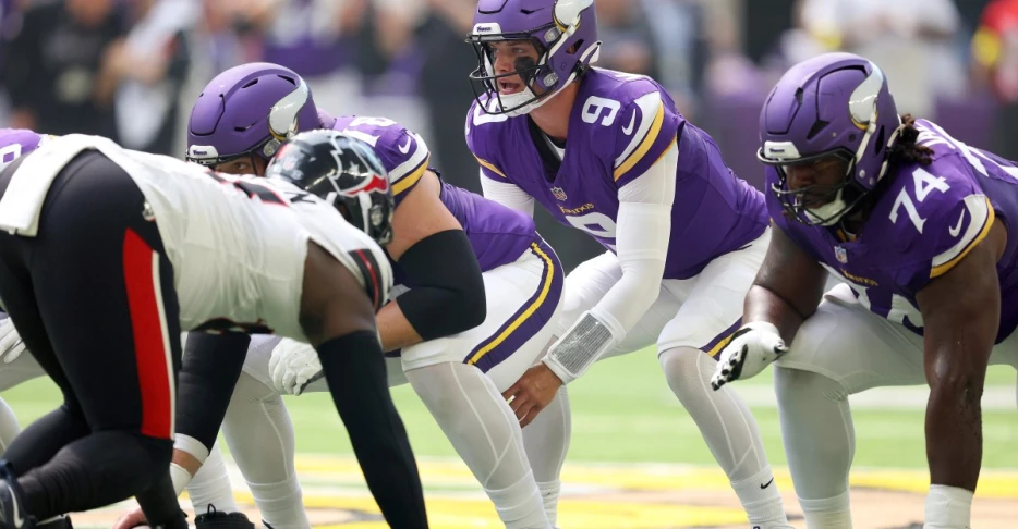 Minnesota Vikings News and Links: And We’re off!