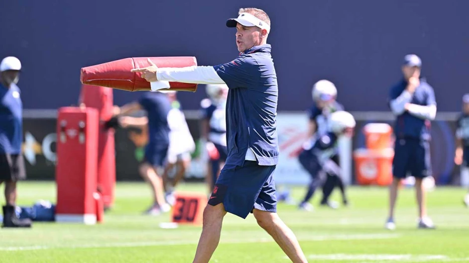 Why Patriots’ Josh McDaniels has ‘high expectations’ for Drake Maye-led QB room