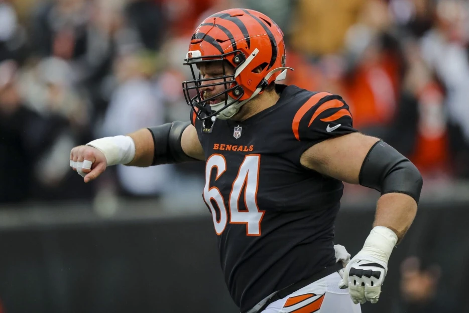 Bengals Sign C Ted Karras To One-Year Extension