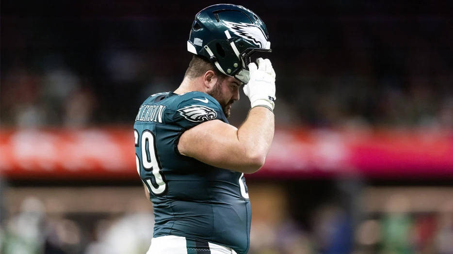 Eagles’ Landon Dickerson leaves Cowboys game amid injury concern