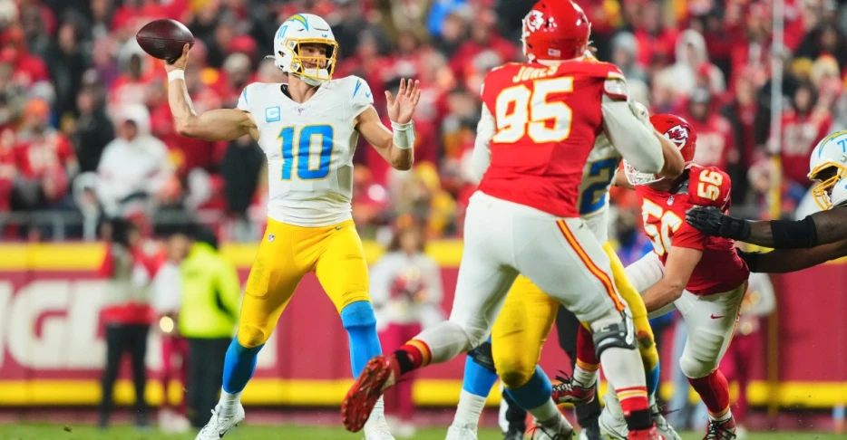 Friday Night Football – Cargers vs. Chiefs: How to watch, game time, TV channel, streaming