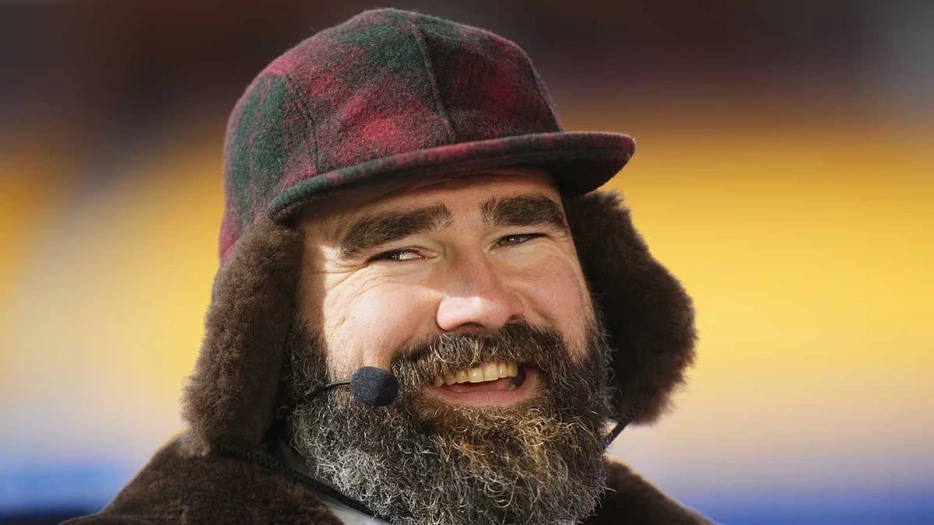 Jason Kelce’s out of pocket reaction to Eagles DT Jalen Carter ejection goes viral