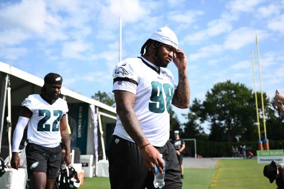 NFL World Reacts to Eagles’ Jalen Carter Ejection for Spitting on Cowboys’ Dak Prescott1