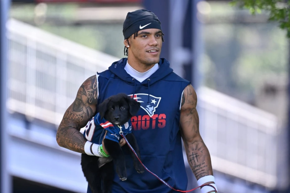 Patriots All-Pro Out for Season Opener Against Raiders