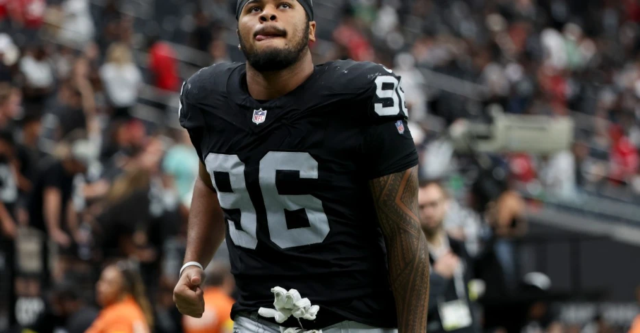 Raiders fans are split on state of DT’s