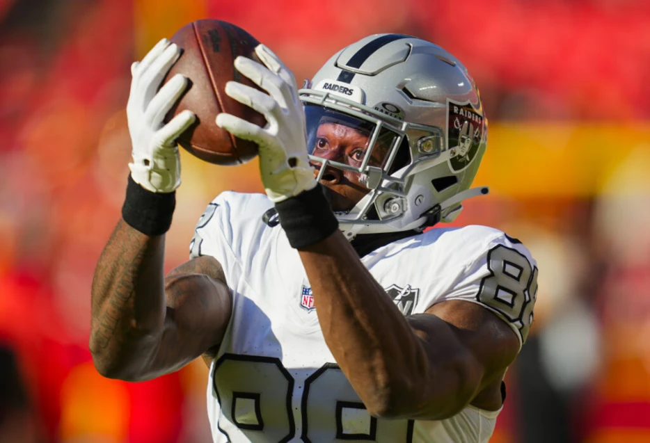 Raiders To Promote WR Justin Shorter