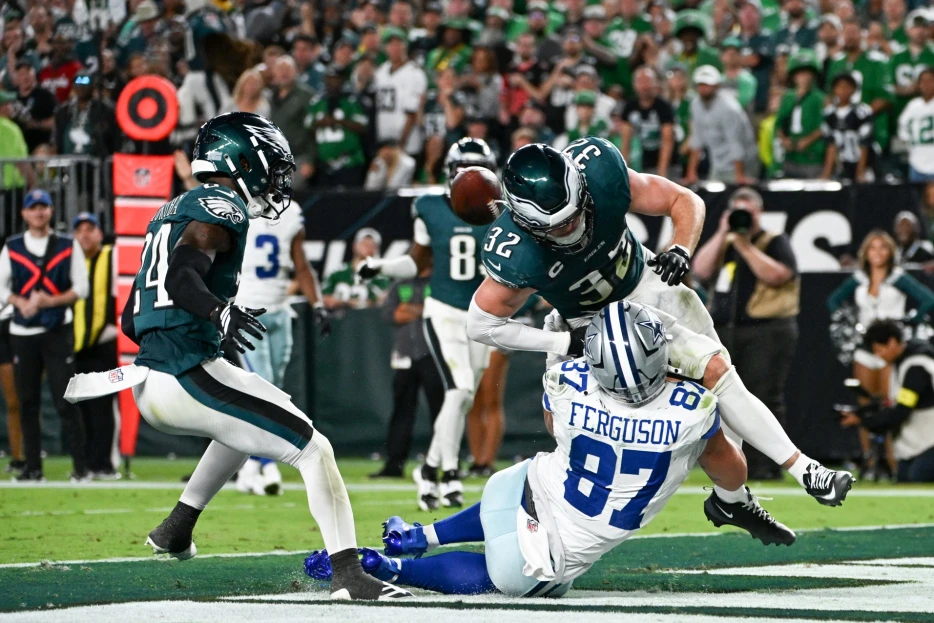 Teaching Moment: Reed Blankenship Should Have Stopped on a Dime, Wrapped Up Jake Ferguson, and Gently Laid Him on the Ground