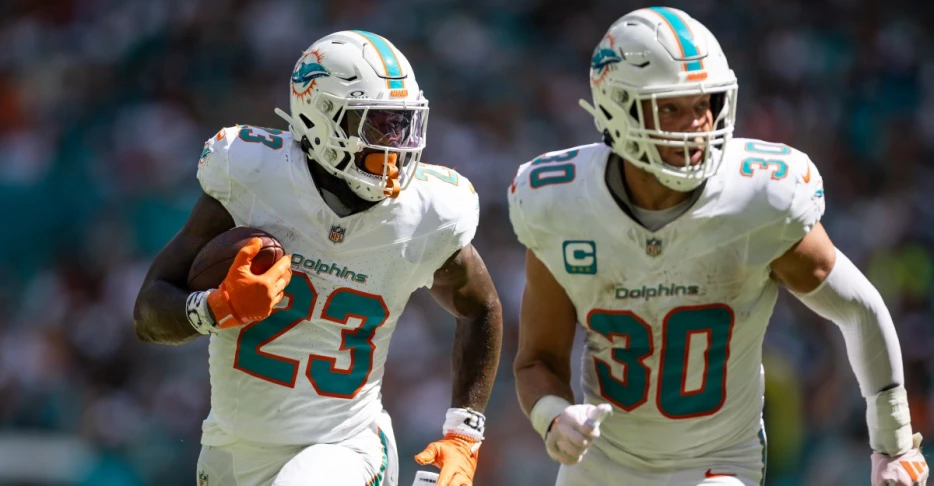 Dolphins elevate two from practice squad for Week 1 at Indianapolis Colts