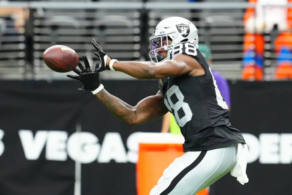 Raiders Daily: Wide Receiver Room Shuffle, Facing a New-Look Secondary