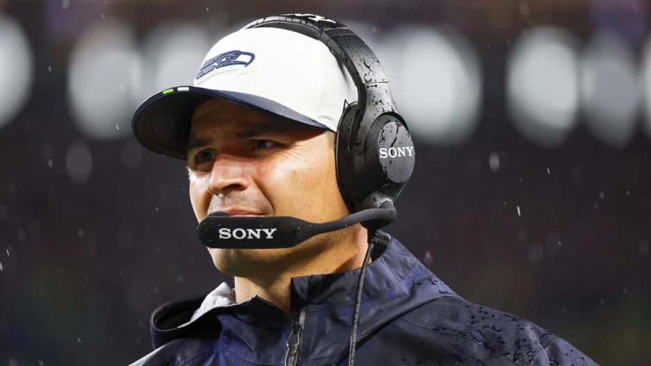 Seahawks elevates former starter for 49ers showdown