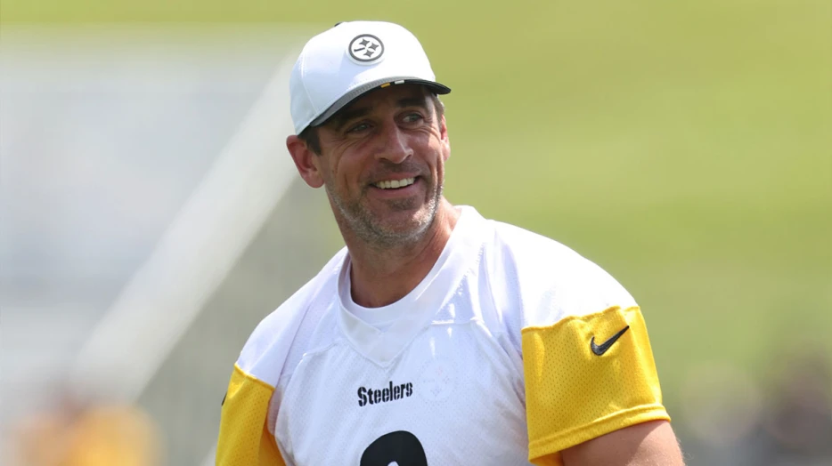 Steelers rumors: ‘Refreshed’ Aaron Rodgers claim surfaces before season opener