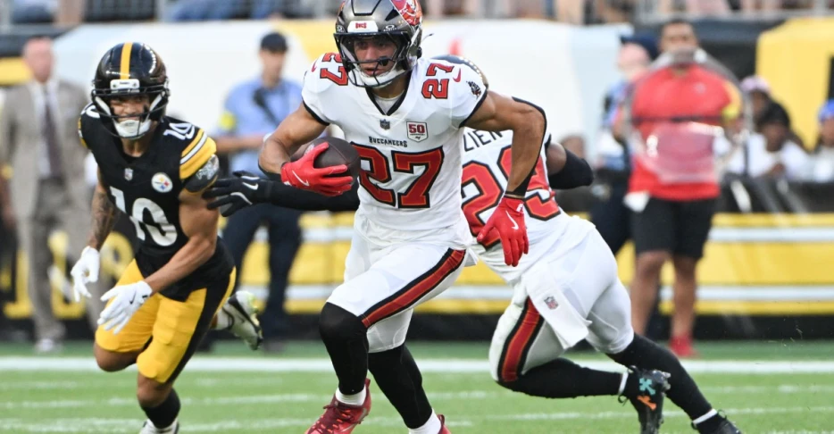 Zyon McCollum earns contract extension