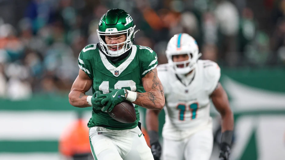 Allen Lazard’s healthy scratch vs. Steelers has fans wondering why he’s on Jets