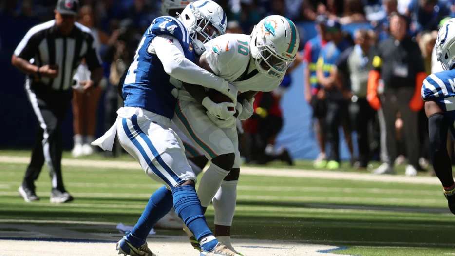 Dolphins’ Tyreek Hill ‘visibly frustrated’ amid ugly start vs. Colts