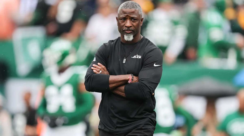 Jets’ Aaron Glenn sends blunt warning to players after loss to Steelers