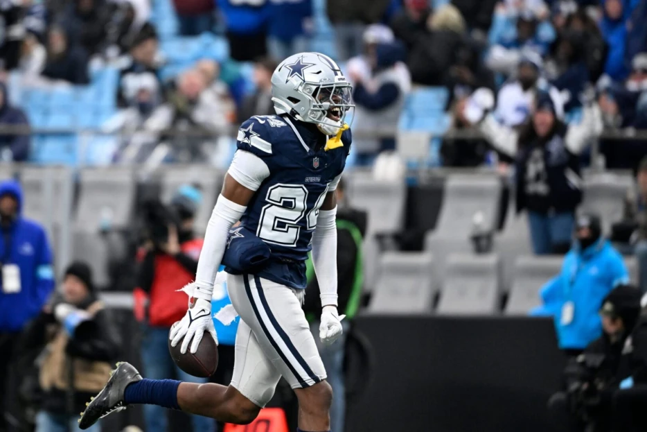Panthers Sign Two To PS Including S Israel Mukuamu