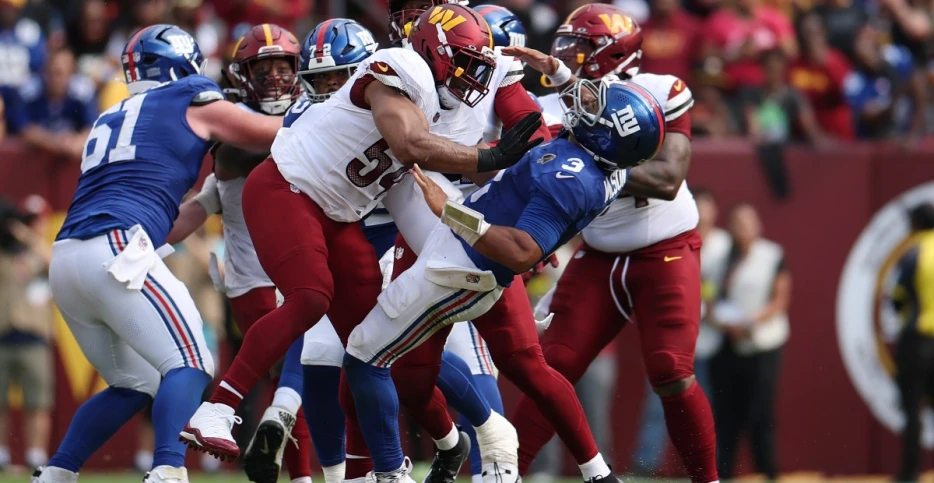 PFF grades and snap counts for the Giants’ 21-6 loss to the Commanders