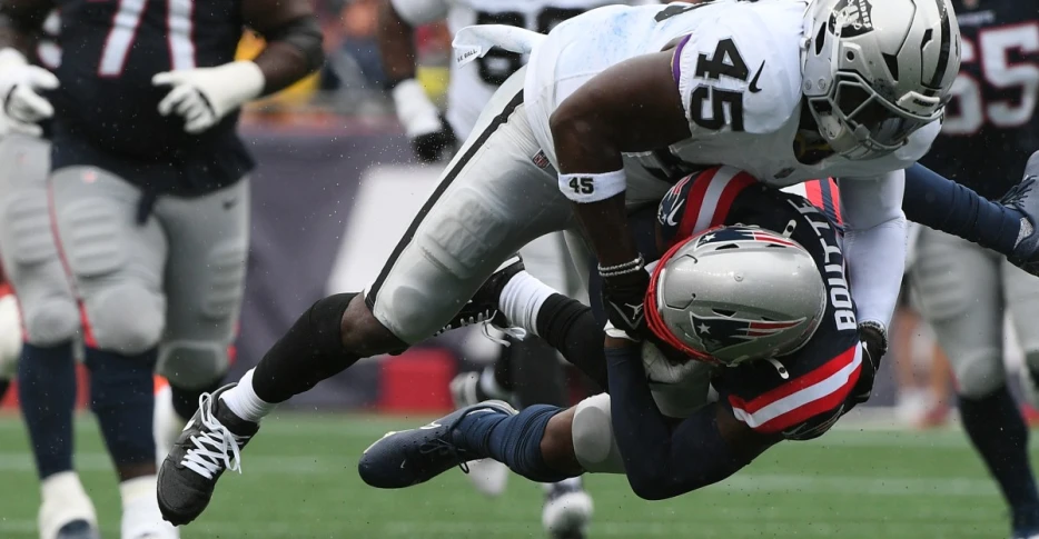 Raiders ILB Flash vs Patriots