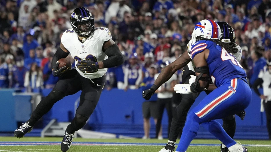 Ref asks Ravens to stay amid wild first-half ending vs. Bills