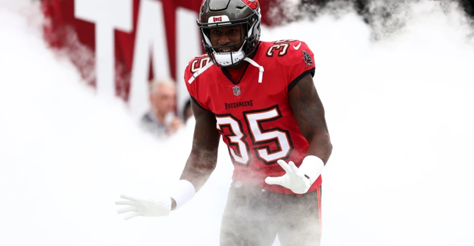 Report: Buccaneers Restructure Jamel Dean’s Contract