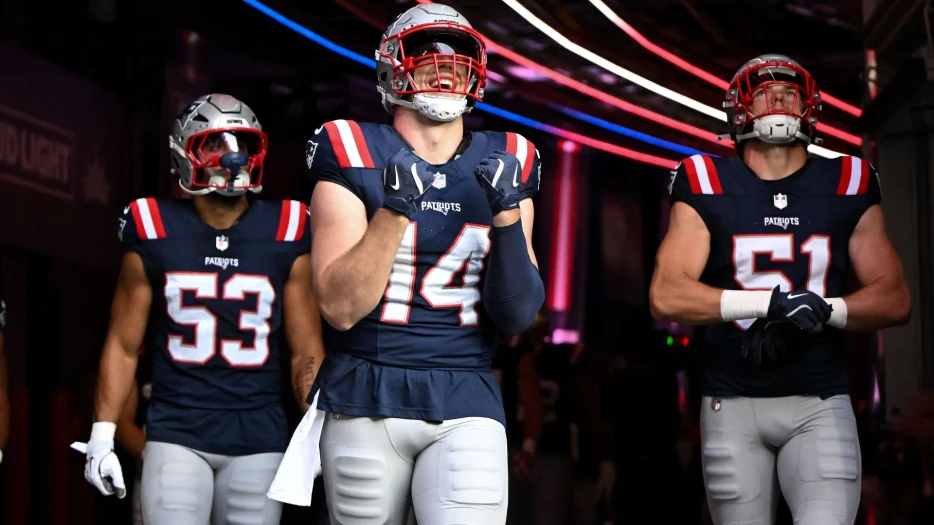 Robert Spillane Shares Patriots Locker Room Message After Loss To Raiders