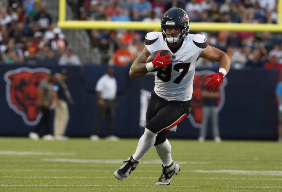 Texans TE Cade Stover Out Indefinitely With Broken Foot