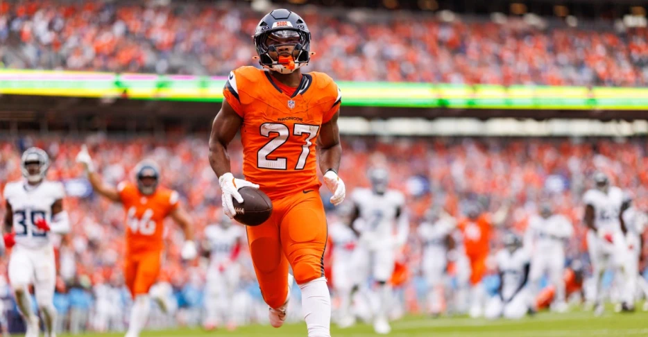 Top plays from the Broncos 20-12 victory over the Titans