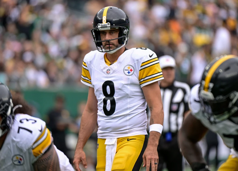 Aaron Rodgers Receives Awful Grade For Steelers Debut