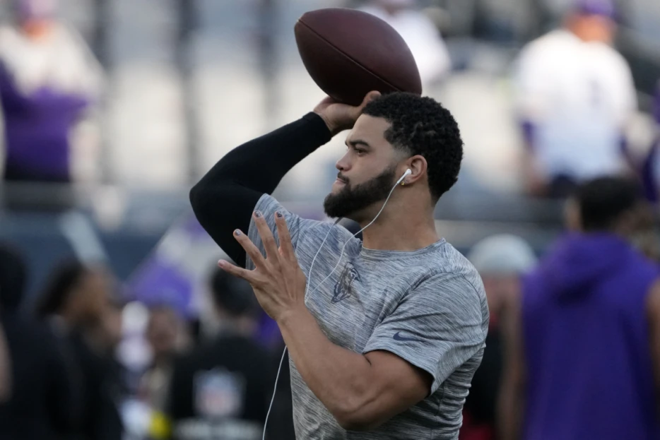 Caleb Williams Kicks Off Bears Season with Important Message on his Fingernails