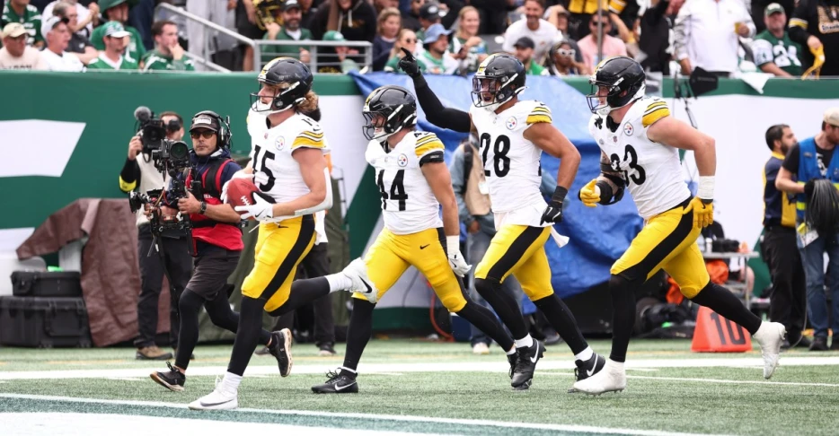 Jets’ Defensive Breakdown: An Early Bust That Made Aaron Rodgers’ Job Too Easy